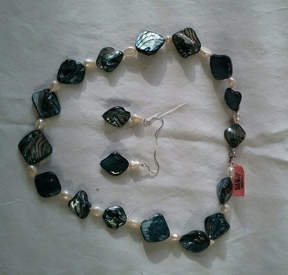 Shell/Pearl/STERLING SILVER Necklace/Earring Set - Picture 2 of 3